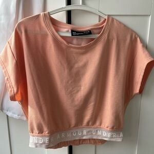 UNDER ARMOUR crop top